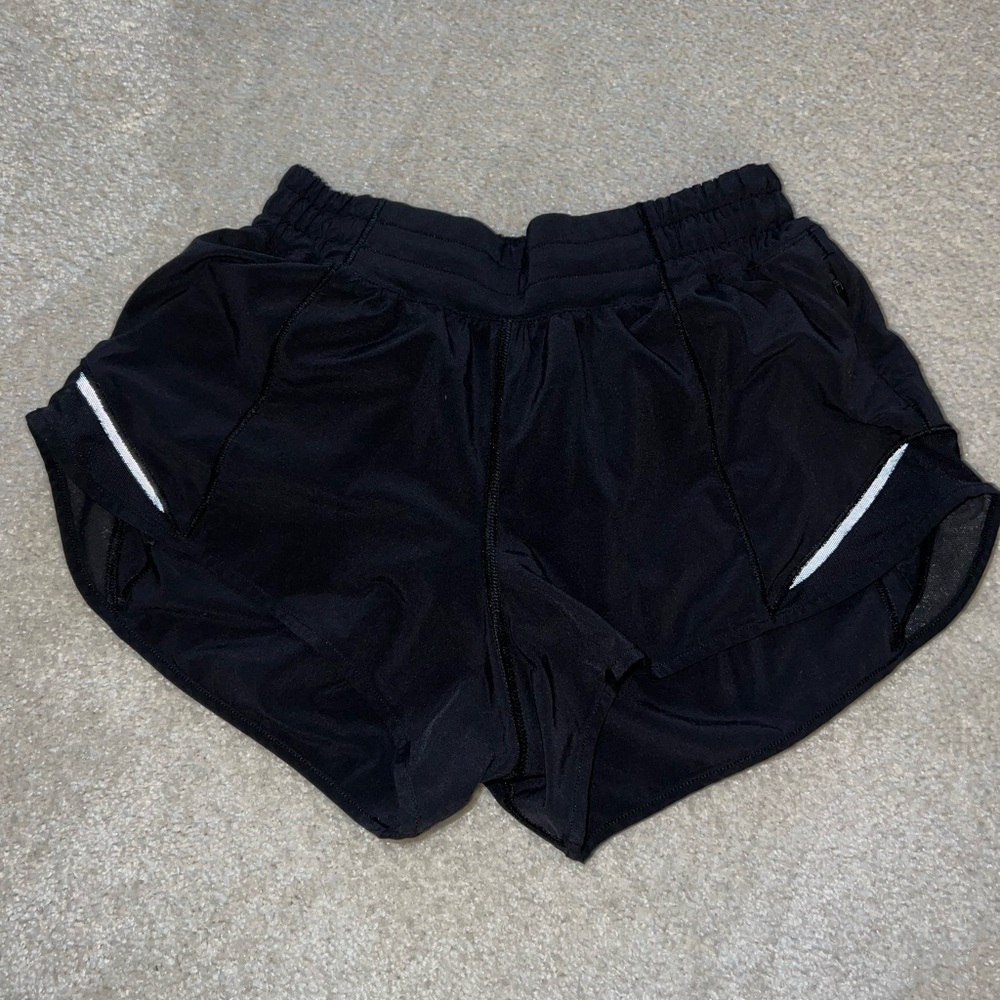 Lululemon Hotty Hot Shorts 2.5” Size 4 Black